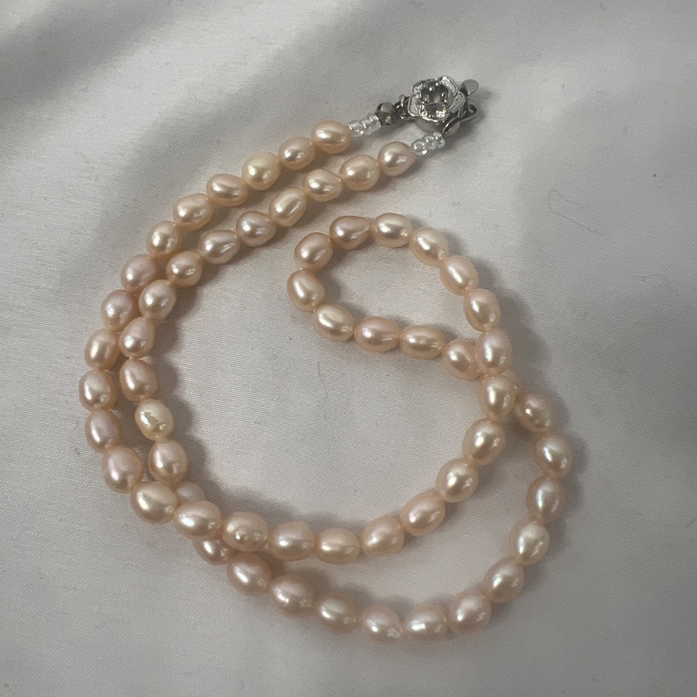 Pearl Necklace‎ With Silver Rose Bud Closure Soft Pink Women's Jewelry - Picture 10 of 10